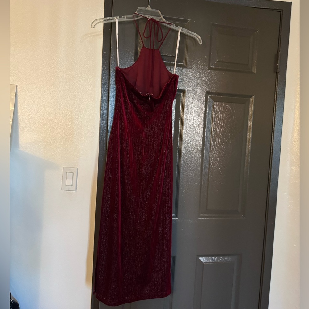 NWOT Lulus Enticing Entrance Sparkly Burgundy Velvet Halter Midi Dress - Picture 9 of 10